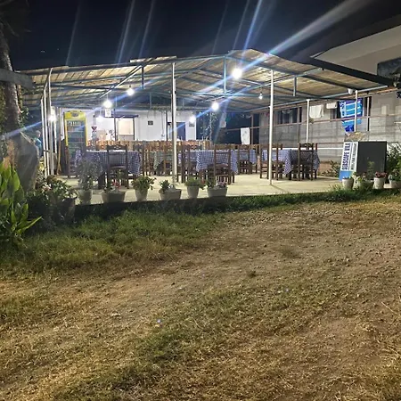 Bunec Seascape Hotel Piqeras