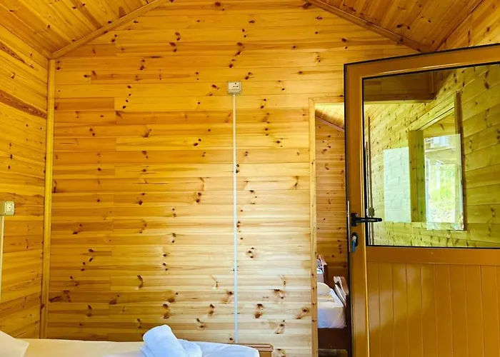 Hotel Bunec Seascape Piqeras