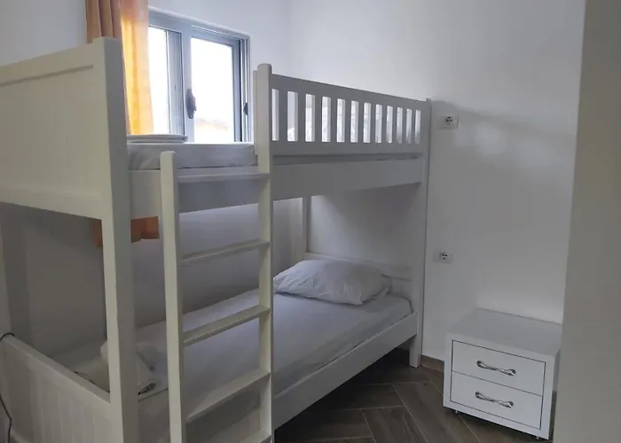 Bunec Seascape Hotel Piqeras